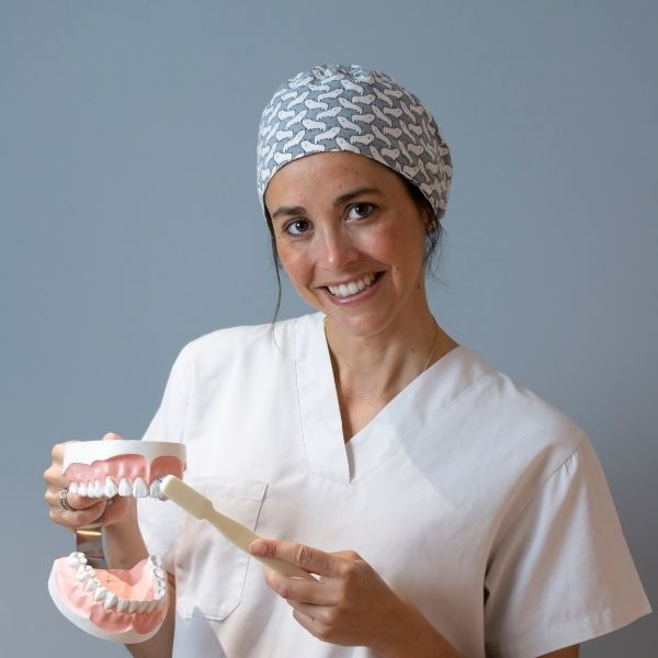 dientes amarillos en adultos